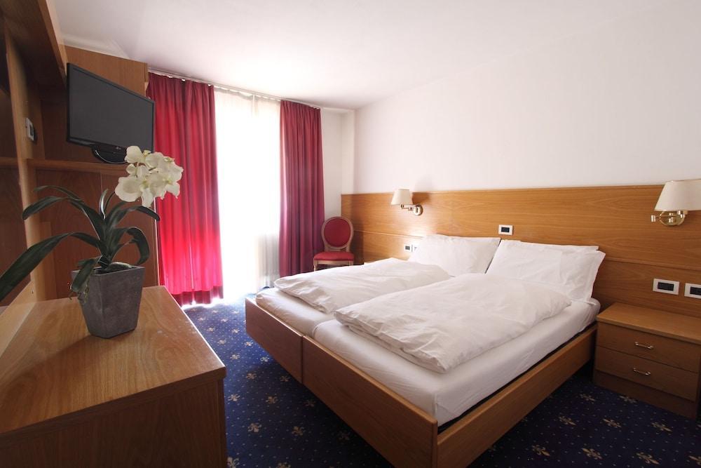 Hotel Fanes Suite & Spa 莫埃纳 外观 照片