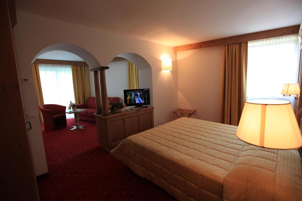 Hotel Fanes Suite & Spa 莫埃纳 外观 照片